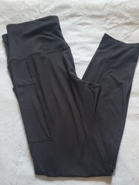 Shapermint Essentials Black High-Rise Leggings with Side Pocket